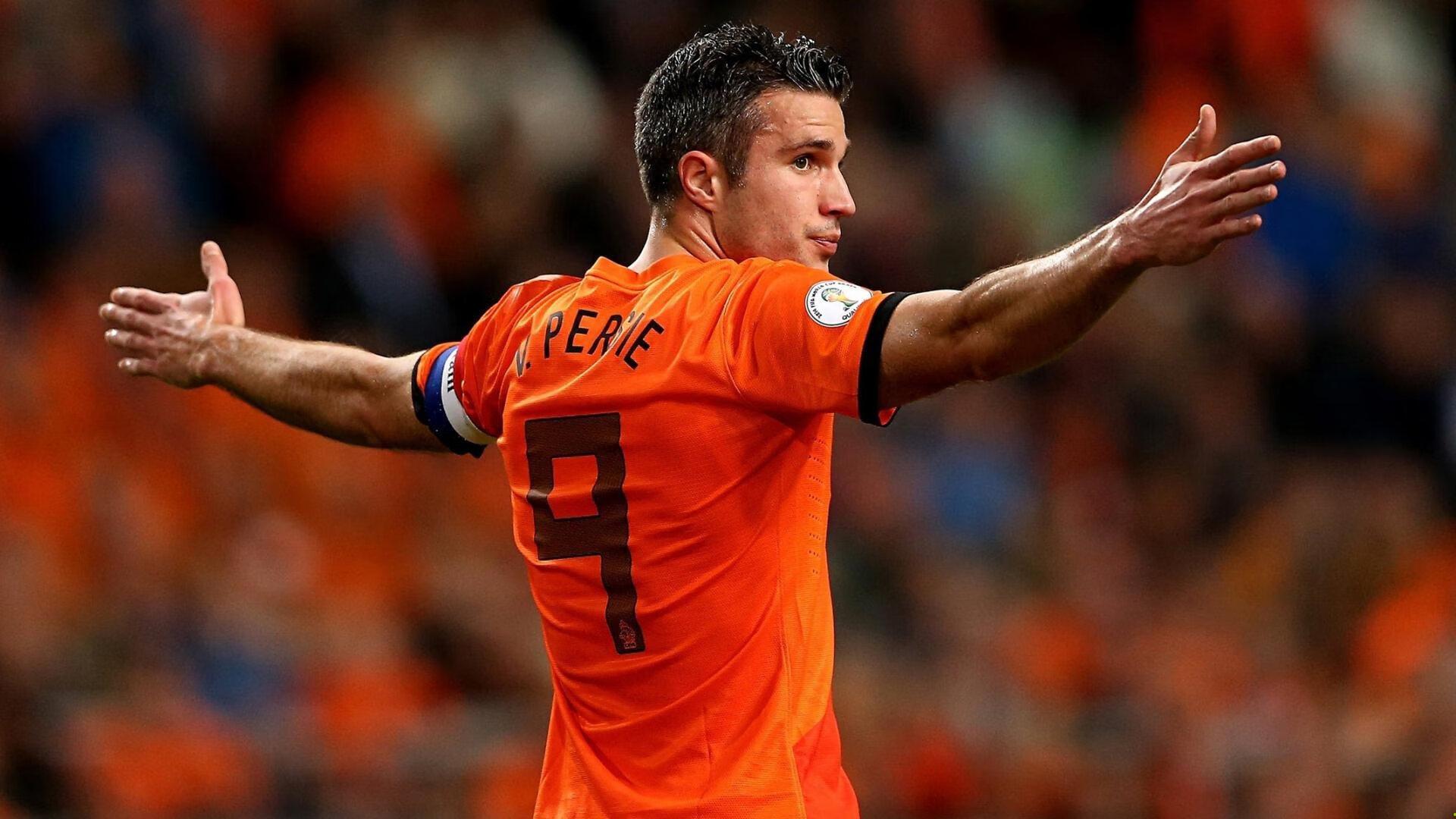 VAR判罚引发巨大争议 关键进球被吹球迷怒斥裁判不公