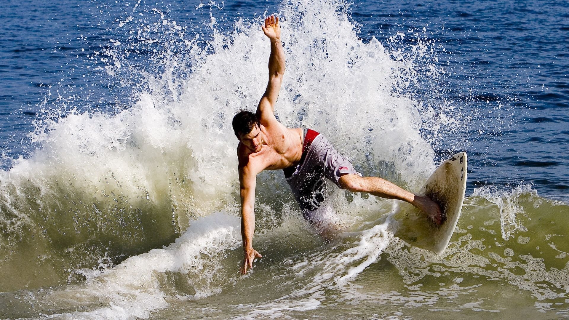 自由式滑雪世界杯中国站落幕，谷爱凌再夺金牌创历史