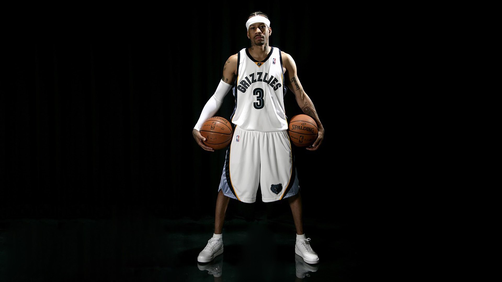 英超联赛激战正酣，曼城逆转利物浦登顶积分榜